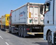Parcările pentru TIR-uri din Portul Constanța, o poveste fără sfârșit. Multă hârțogăraie și prea puțin asfalt Parcările pentru TIR-uri din Portul Constanța, o poveste fără sfârșit. Multă hârțogăraie și prea puțin asfalt