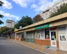 Piețele tradiționale pierd lupta cu marile magazine: Confort Urban oferă aproape 285 mp de spații comerciale, dar cererile lipsesc. Video