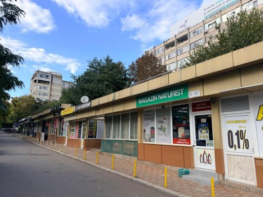 Piețele tradiționale pierd lupta cu marile magazine: Confort Urban oferă aproape 285 mp de spații comerciale, dar cererile lipsesc. Video