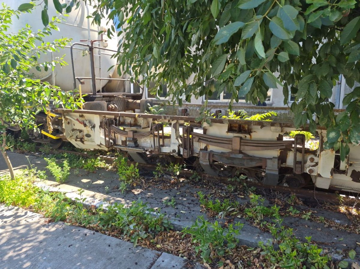 Cat cere Fiscul pe locomotivele si vagoanele CFR abandonate prin diferite depouri?! Cat cere Fiscul pe locomotivele si vagoanele CFR abandonate prin diferite depouri?!