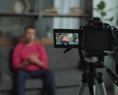 Un cunoscut vlogger român, care îndemna bărbații să bată femeile, a fost găsit vinovat definitiv de judecători