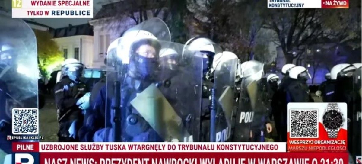 Lovitura constitutionala in desfasurare in Polonia! Tribunalul Constitutional din Varsovia a fost luat cu asalt dupa o alerta de securitate. Video Lovitura constitutionala in desfasurare in Polonia! Tribunalul Constitutional din Varsovia a fost luat cu asalt dupa o alerta de securitate. Video