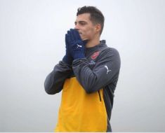 Xhaka a primit o amendă cu suspendare pentru obţinerea unui certificat Covid fals Xhaka a primit o amendă cu suspendare pentru obţinerea unui certificat Covid fals