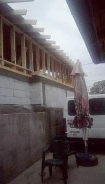 Afaceristul Cătălin Guriţă vrea să-şi arunce vecinii în stradă!? Cere desfiinţarea lucrărilor de construire a blocurilor în care locuiesc