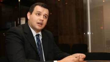Tomac: Mărirea accizelor la combustibili sub pretextul finanțării construcției de autostrăzi este praf în ochi