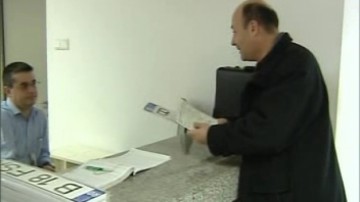 Câți bani trebuie să scoată din buzunar șoferii din România în acest an, pentru înmatriculări