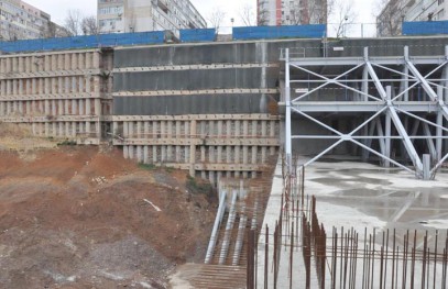 Cât plătește Primăria Constanța pentru ca o firmă să 'admire' cum se prăbușește strada Traian Cât plătește Primăria Constanța pentru ca o firmă să 'admire' cum se prăbușește strada Traian
