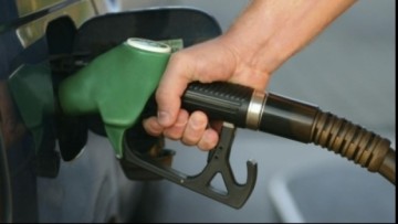 Carburanţii se vor scumpi, începând cu prima zi a anului 2019