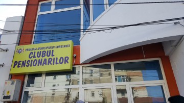 Pregătiri de iarnă! Proiectul modificării destinaţiei unui club de pensionari în adăpost de iarnă, votat de consilieri