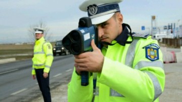 AU RUPT AUTORSTRĂZILE ÎN DOUĂ! 11 șoferi, prinși cu viteze record