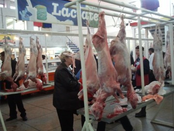 Preţul cărnii de miel ar putea ajunge în preajma Sărbătorilor Pascale la 12-14 lei/kilogram în viu