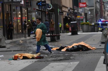  Bilanţul atacului terorist de la târgul de Crăciun din Germania creşte la 6 morţi. Detalii din anchetă