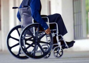 Crește valoarea indemnizației de însoțitor pentru pensionarii încadrați în gradul I de invaliditate