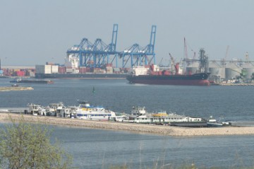 Polițiștii de la Transporturi, acțiuni în Portul Constanța: vizați sunt cei care se sustrag de la plata taxelor