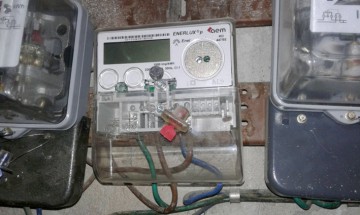 Condamnată pentru că s-a branșat ilegal la Enel și pusă la plată!