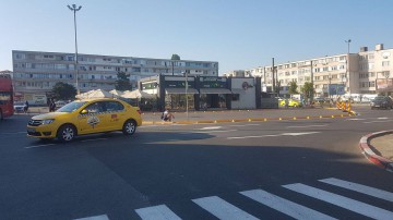 A fost găsită soluţia pentru şoferii care NU PRICEP CĂ NU SE PARCHEAZĂ în faţa Gării!