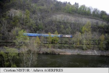 Viteza de circulație a trenurilor ar putea fi redusă pe unele tronsoane cu 20-30 km/h, din cauza căldurii