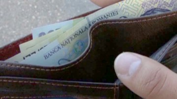 PUŞLAMALE. Doi copii s-au pus pe furat portofele şi borsete în Constanţa