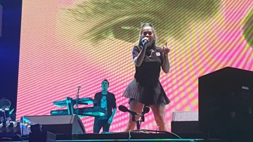Rita Ora, pe scena de la NEVERSEA!