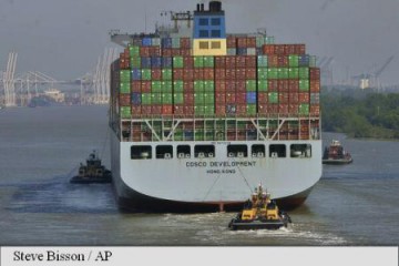 Grupul chinez Cosco devine a treia companie de transport maritim din lume, prin achiziționarea rivalei OOIL