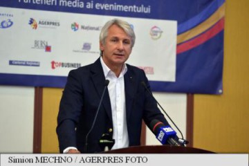 Teodorovici propune impozitarea unor activități ale Bisericii, urmând ca banii să meargă în proiecte sociale
