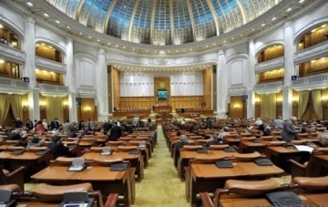 Moţiunea de cenzură împotriva Guvernului a fost citită în Parlament