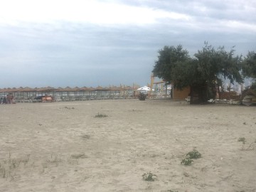 Vânzătorii ambulanţi din Mamaia, amendaţi