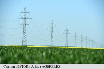 Prețul mare al energiei aprinde piața: furnizorii cer plafonarea prețurilor, ANRE spune că tarifele sunt corecte