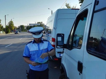 COLIZIUNE pe CONTRASENS: implicat un microbuz care efectua curse Corbu – Năvodari