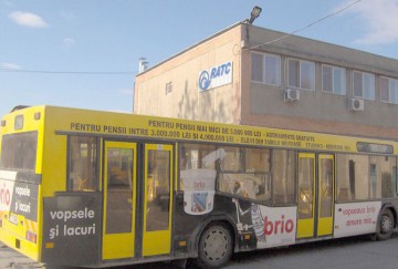 RATC cheamă pensionarii și bătrânii să completeze fișele pentru abonamentele gratuite
