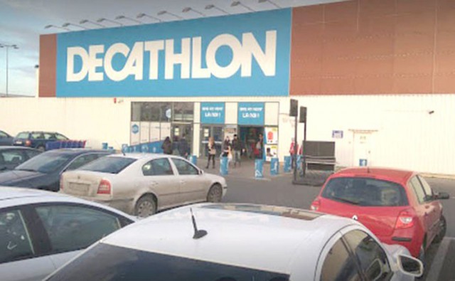 Doi constănţeni, prinşi la furat din Decathlon