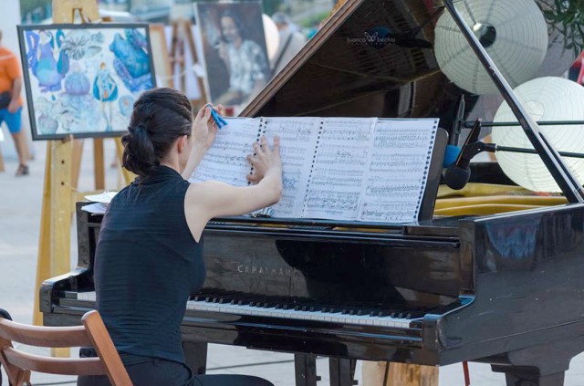 Festival de Artă pe faleza Constanței. Fondurile strânse, folosite la reparații la Colegiul „Regina Maria”