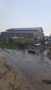 Acoperişuri smulse de furtună, la Adamclisi