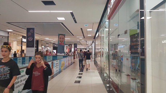 Furturi din City Park Mall: parfumuri și cămăși!