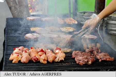Consumul de carne în România a crescut ușor în 2016 dar este sub standardele din țările dezvoltate