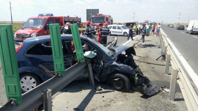 HAOS pe A4: o șoferiță FĂRĂ PERMIS a provocat un accident rutier și a FUGIT!