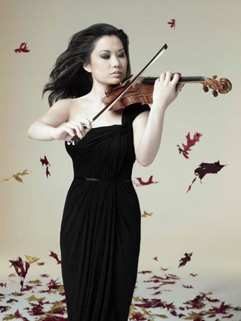 Celebra violonistă Sarah Chang, în PREMIERĂ ABSOLUTĂ la Constanţa!