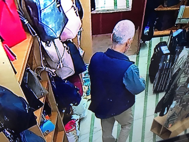 Cleptomania nu trece cu vârsta! A furat o borsetă din Mamaia