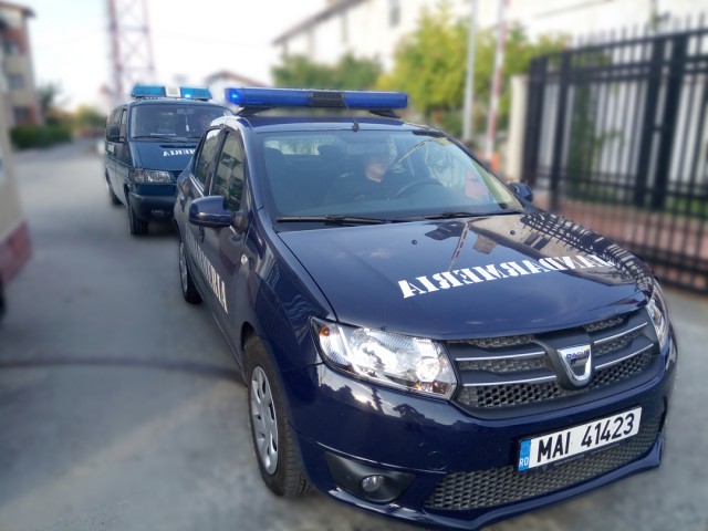 Jandarmii constănţeni prezenţi în mijlocul comunităţii pentru asigurarea ordinii publice