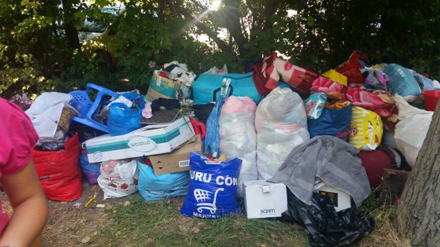 O femeie și doi copii dorm sub cerul liber, în zona Abator! Îi puteți ajuta?