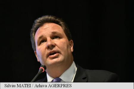 Transportatorii vor să protesteze cu ocazia vizitei la București a președintelui Franței
