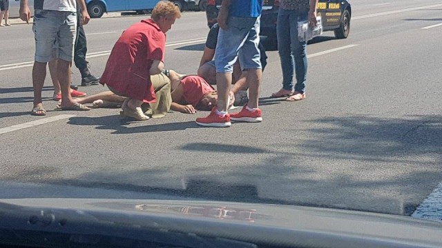 Un bărbat a fost lovit pe trecerea de pietoni din zona CET
