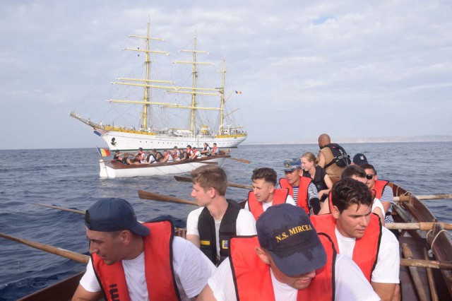 Corespondenţa de la bordul bricului „Mircea”: Escală la Ibiza, cu un concurs de tras la rame