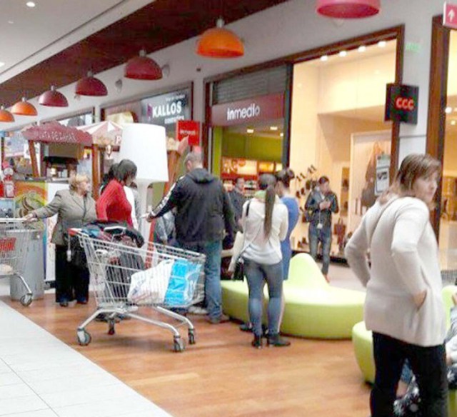 Un bărbat din Valu şi altul din Constanţa au furat din magazine