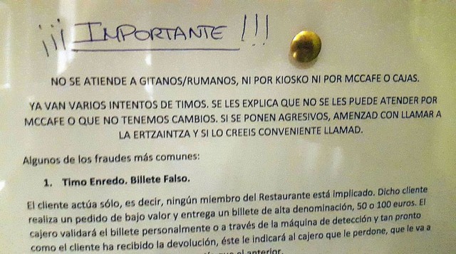 PLÂNGERE PENALĂ! Românii din Spania nu sunt serviţi la McDonald's