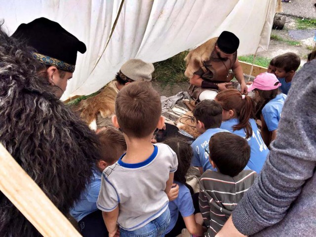 Tabere pentru tinerii viitori antreprenori şi pentru pasionaţi de istorie, în judeţ