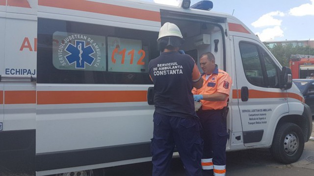 Persoană accidentată pe strada Suceava
