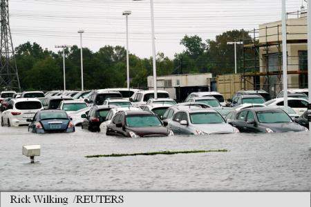 Uraganul Harvey a paralizat o cincime din producția de combustibili a SUA