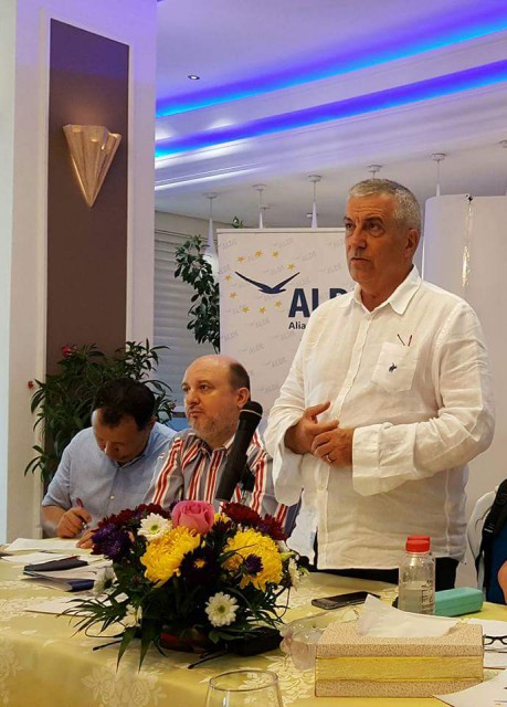 Tăriceanu și oamenii săi din Guvern s-au întâlnit în Mamaia