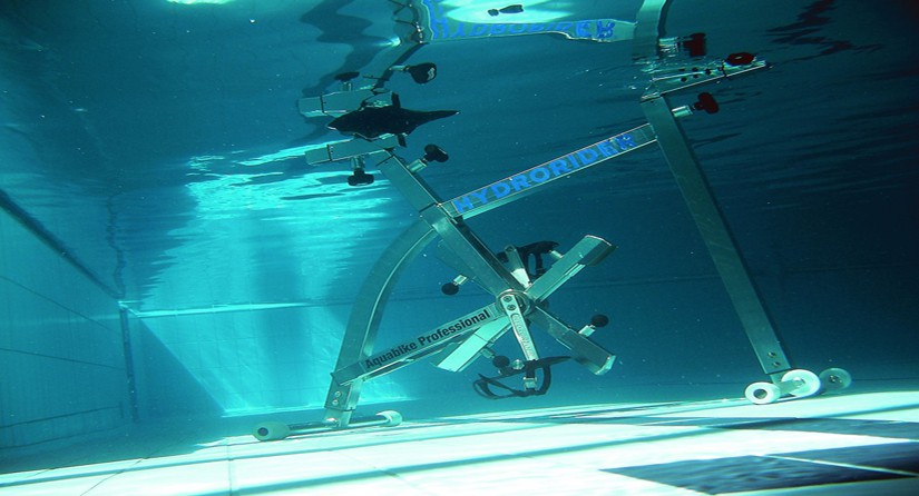 La Constanţa se deschide primul bazin dedicat cycling-ului în apă